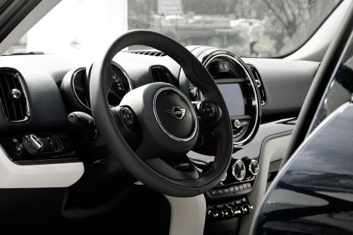 Comprehensive Guide to the 2018 Mini Cooper's Luxurious Interior